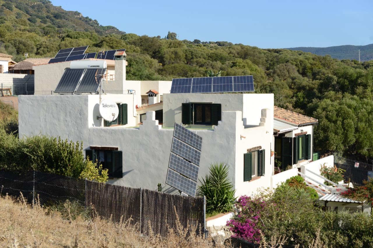 Fotovoltaico sistema autoconsumo con batería solar (hibrido)Cadiz Malaga 